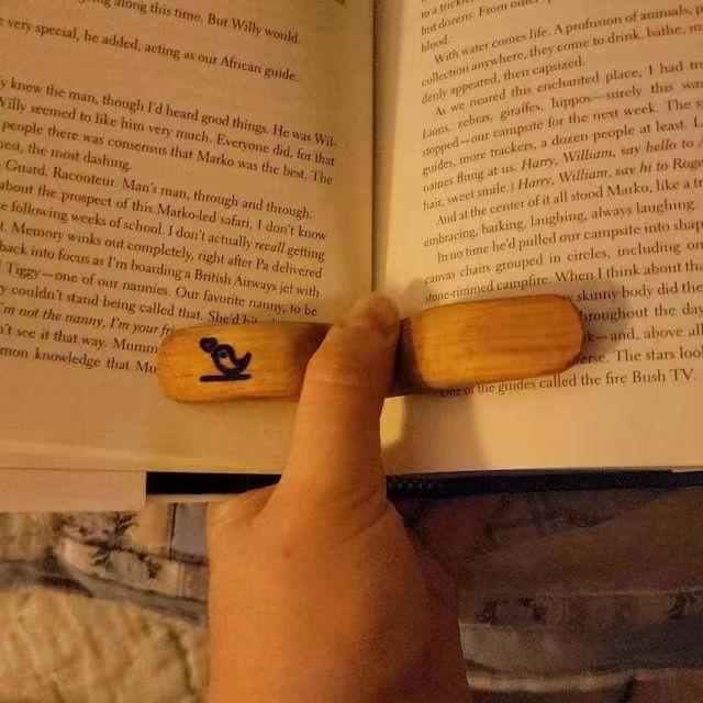 Wooden Thumb Bookmark One Hand Reading Thumb Book Support Page Holder Reading Aids Tool